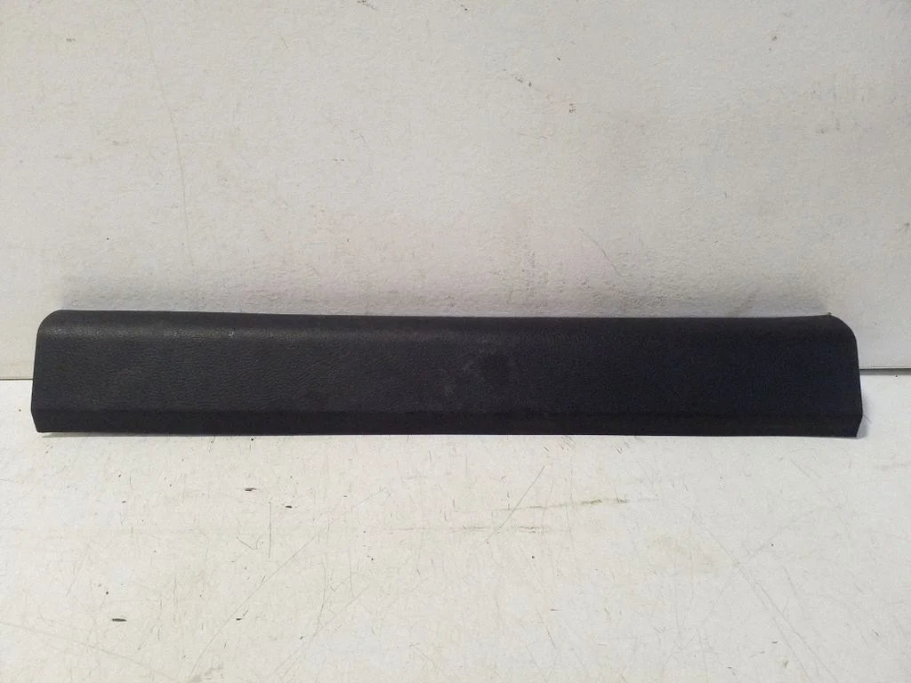 Front sill trim cover EM2BR13201