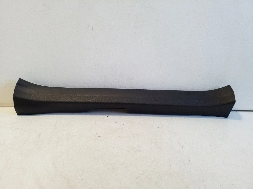 Front sill trim cover 67914F4040