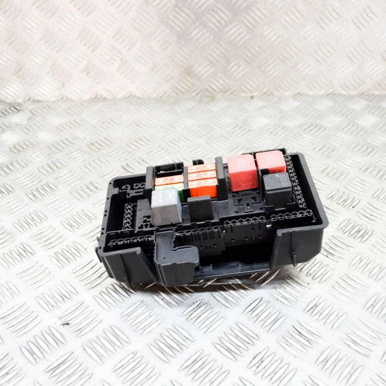 Drošinātāju bloks 529881F08