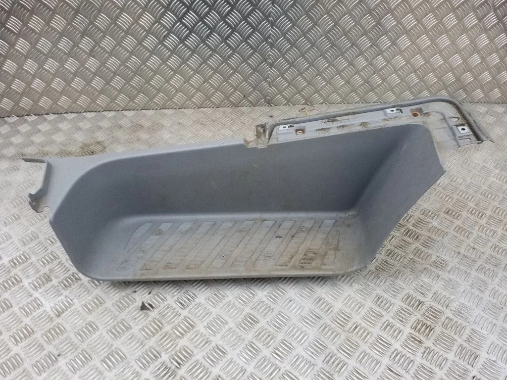 Front sill trim cover A9066864310
