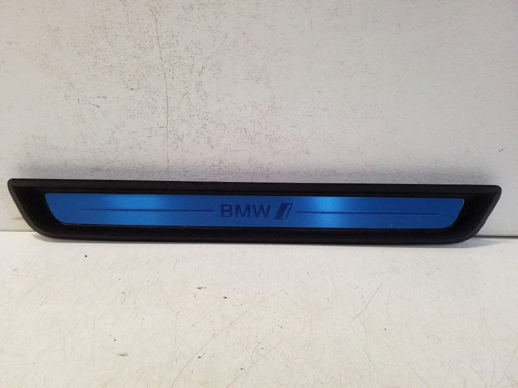 Esilävise kate (sisemine) – BMW i4 (2021-)