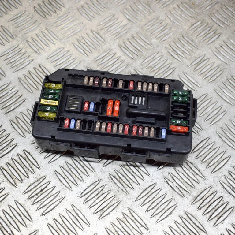 Drošinātāju bloks 9337879