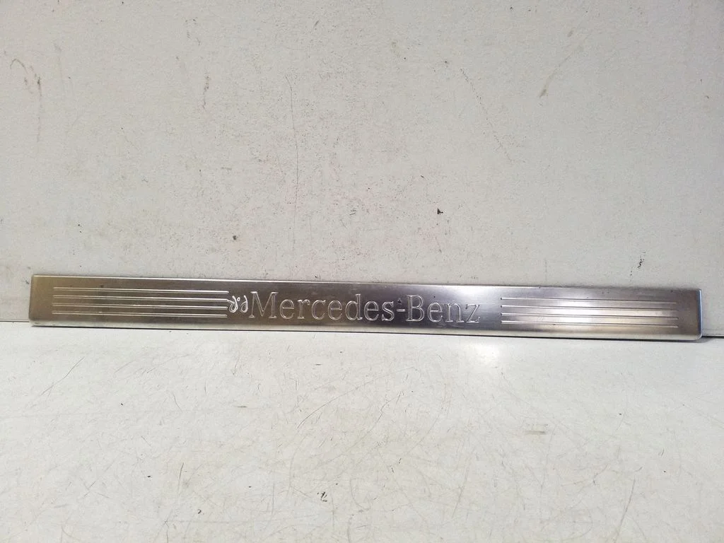 Front sill trim cover A2126860936
