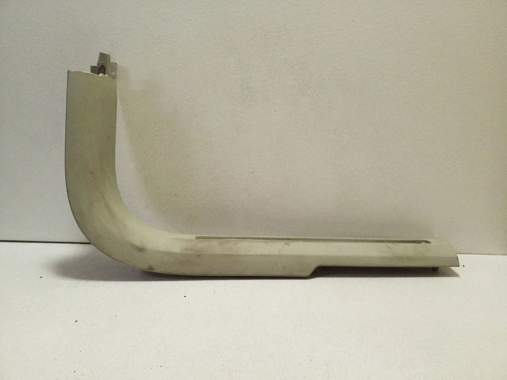 Front sill trim cover 31363649