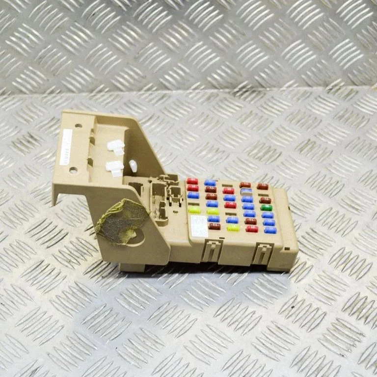 Drošinātāju bloks 82201FG000