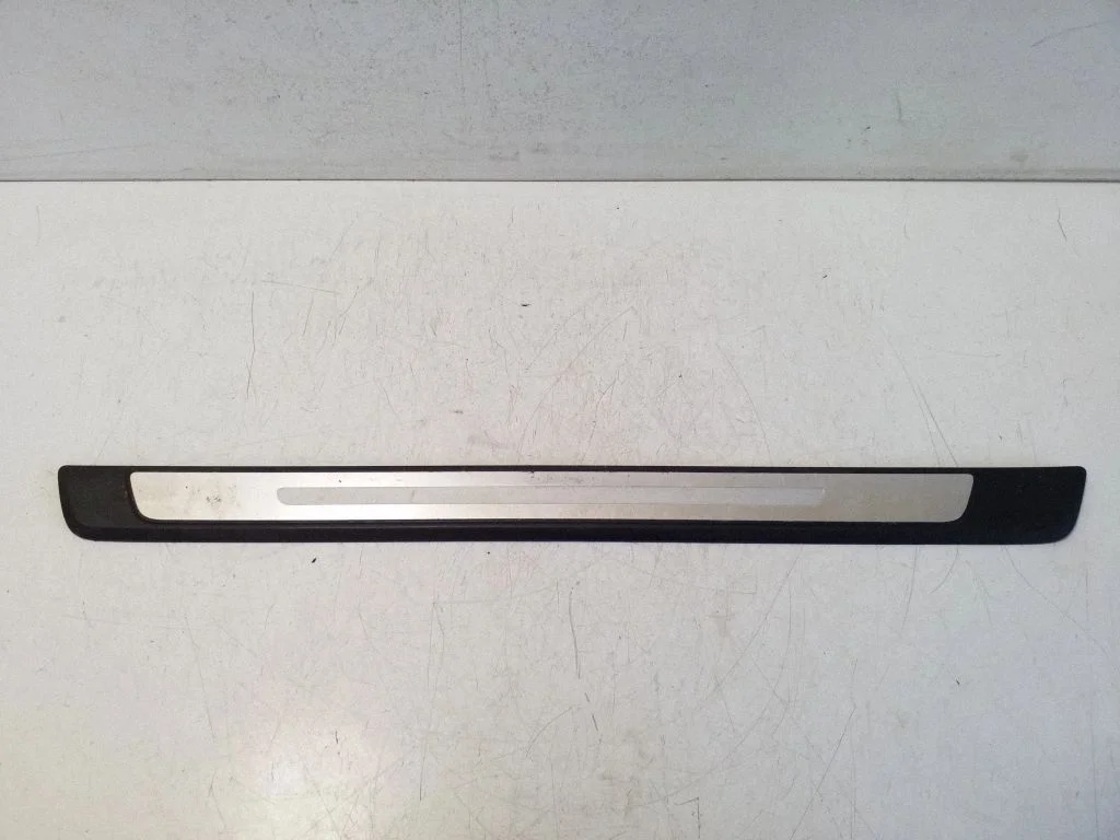 Esilävise kate (sisemine) 8W0853373F