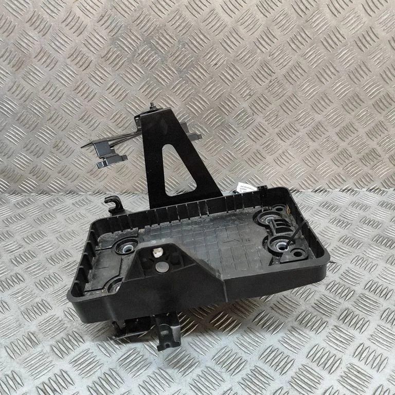 Battery box tray – Nissan Qashqai J12 (2021-)