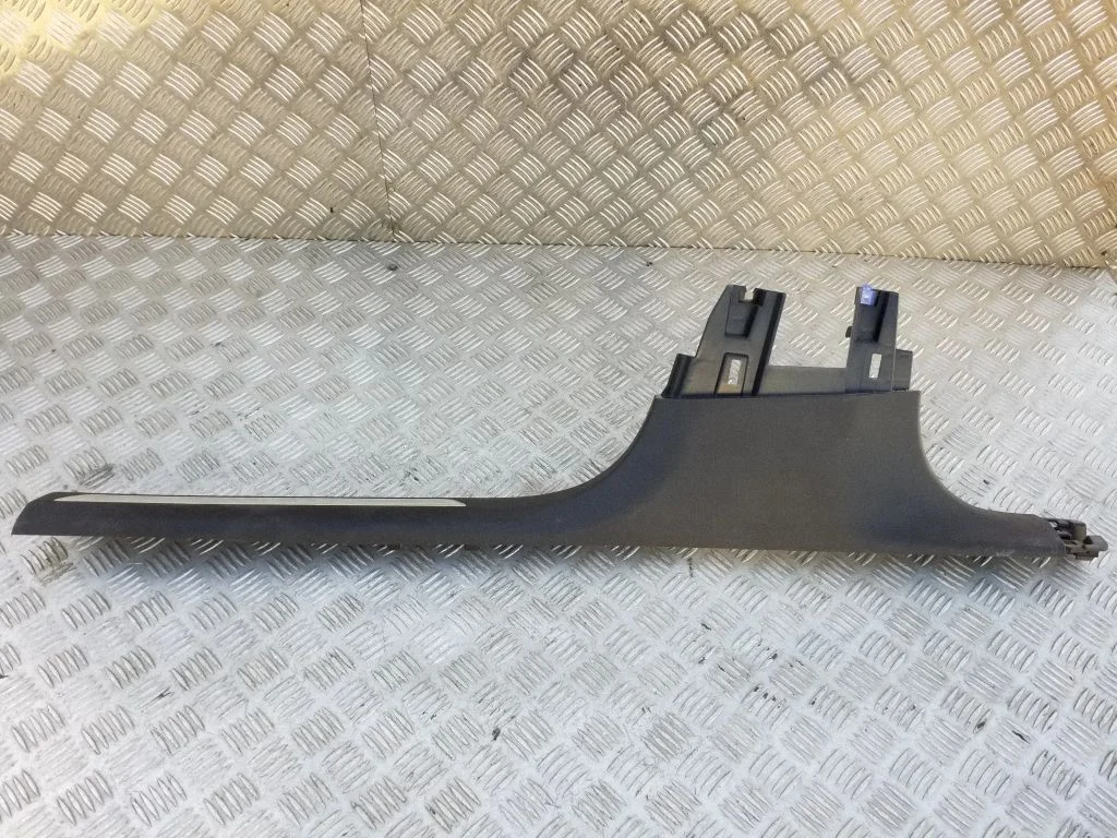 Priekšējā sliekšņa apdare (iekšējā) YP00011377