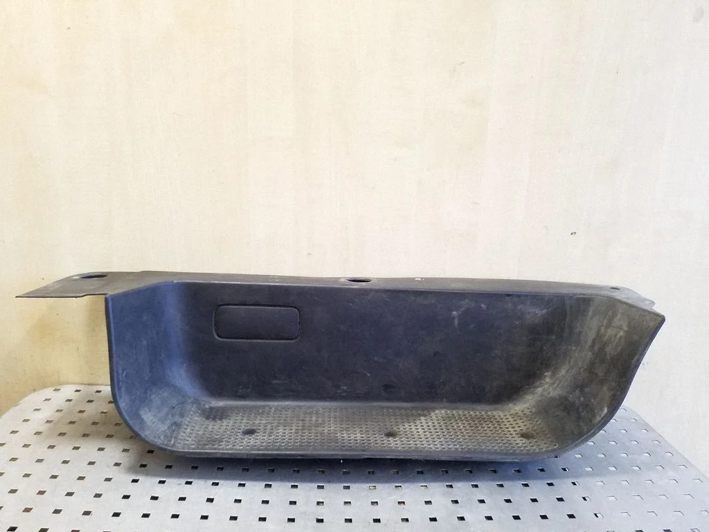 Front sill trim cover 8200967010