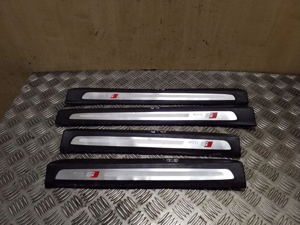 Front sill trim cover – Audi Q7 4L (2005-2015)