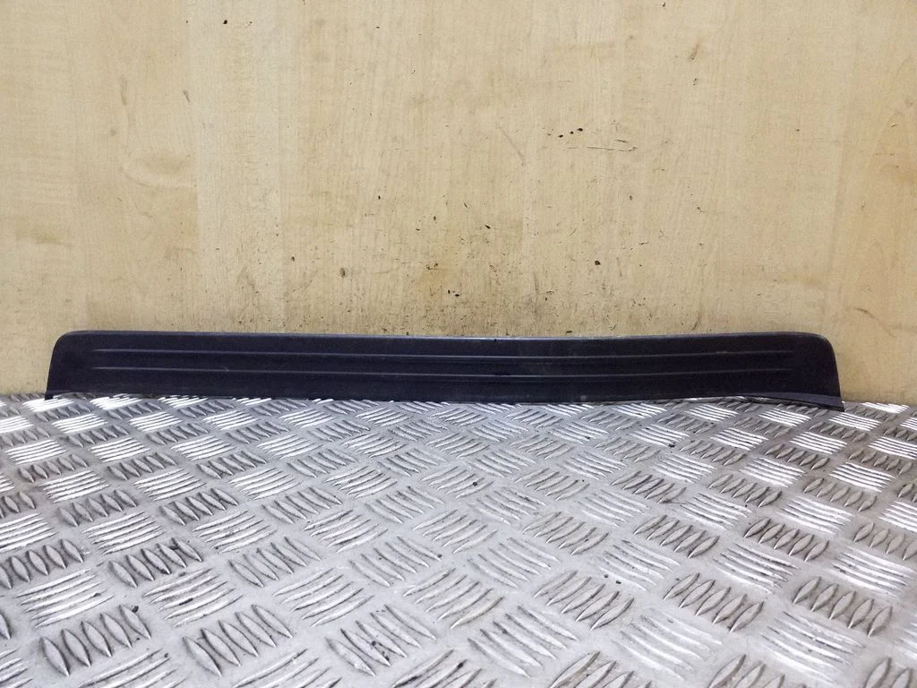 Front sill trim cover 94060AG050