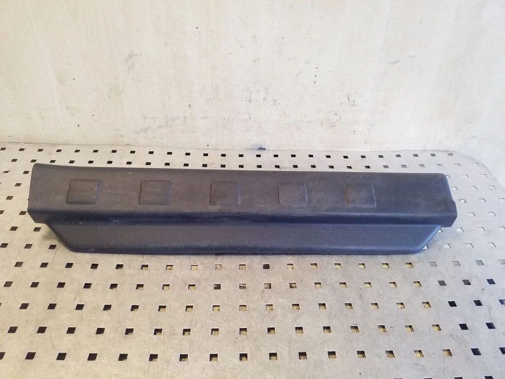 Front sill trim cover 76951JG00A