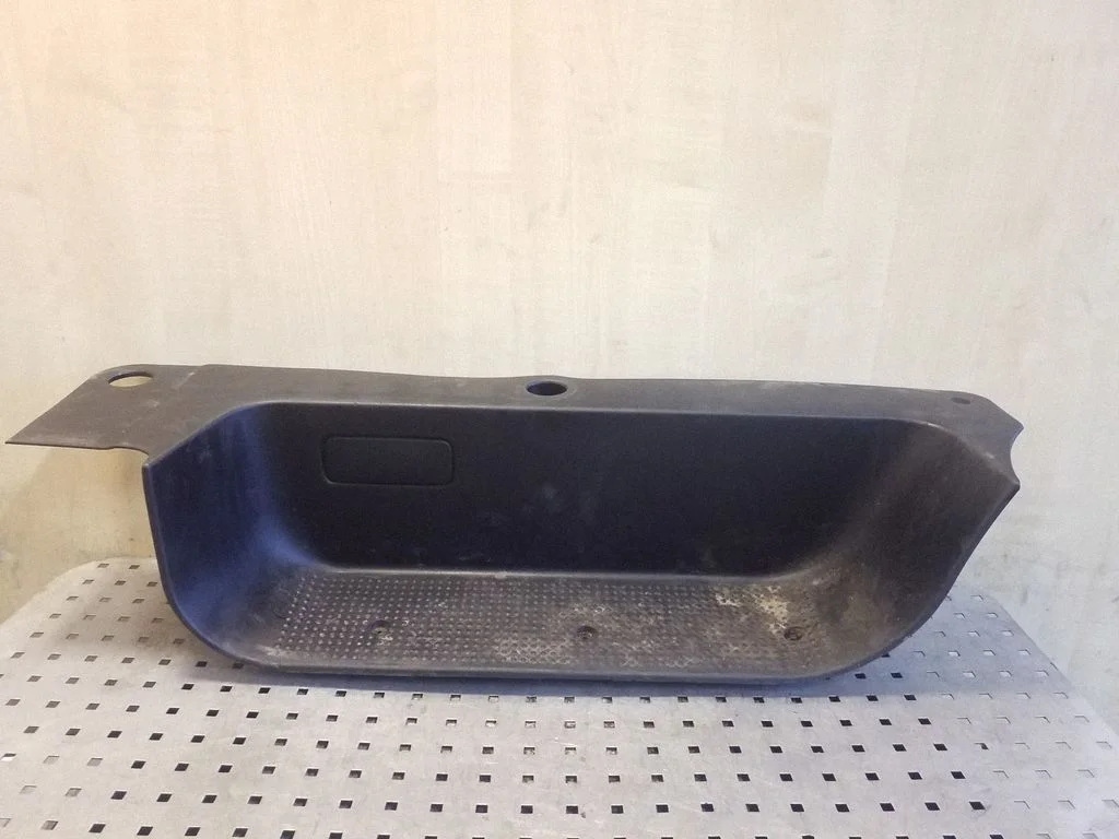 Front sill trim cover 8200967010