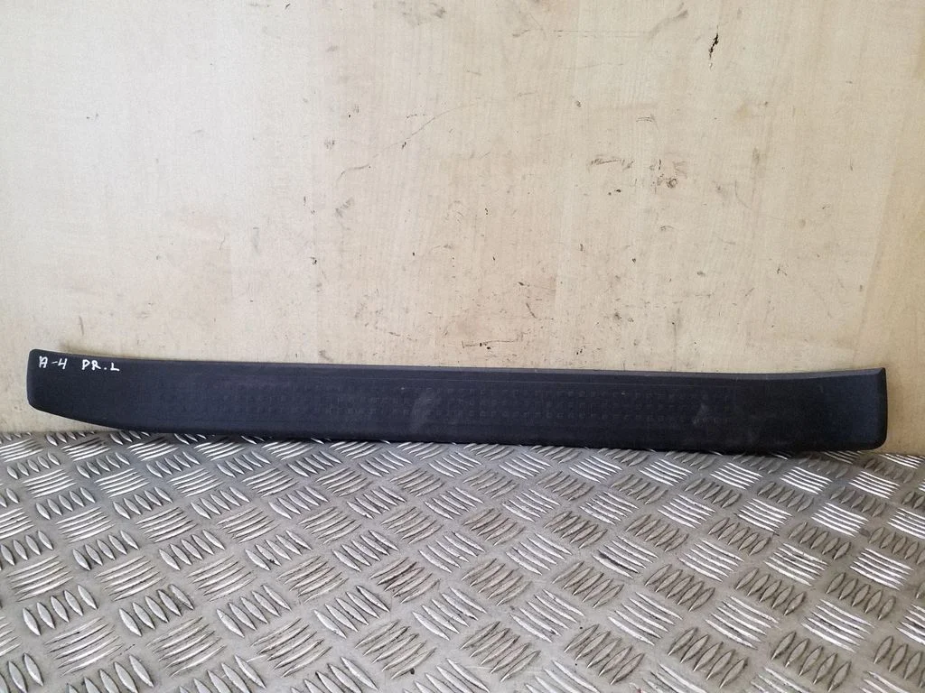Front sill trim cover 8E0853373