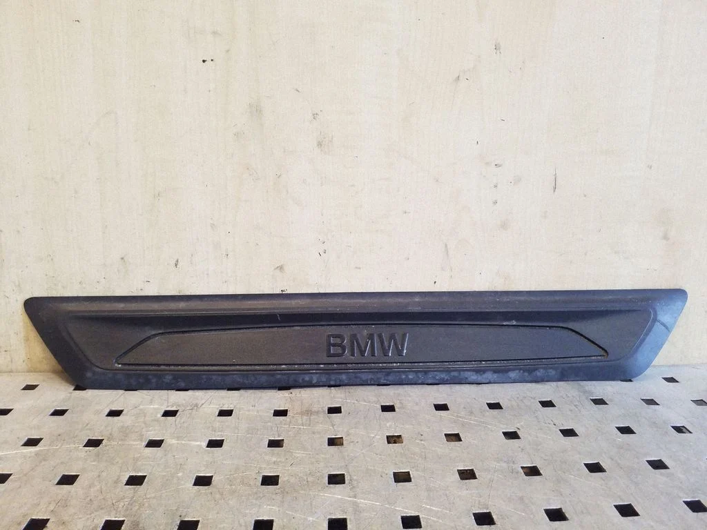 Esilävise kate (sisemine) – BMW 3-seeria F30 F35 F31 (2012-2018)