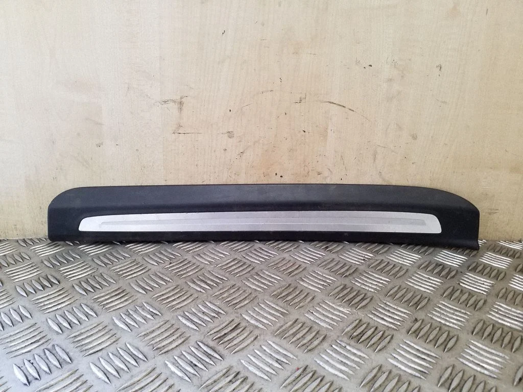 Esilävise kate (sisemine) 4L0853374C
