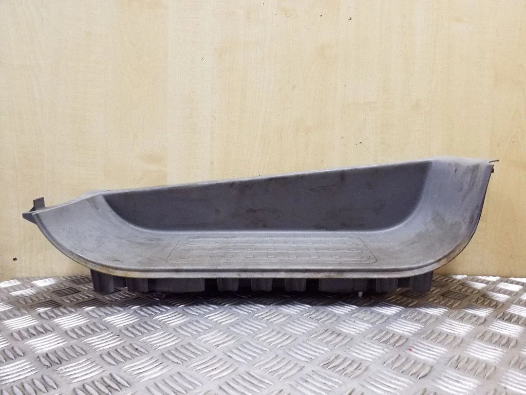 Front sill trim cover 7H0863736B