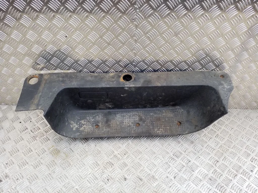 Front sill trim cover 93857785