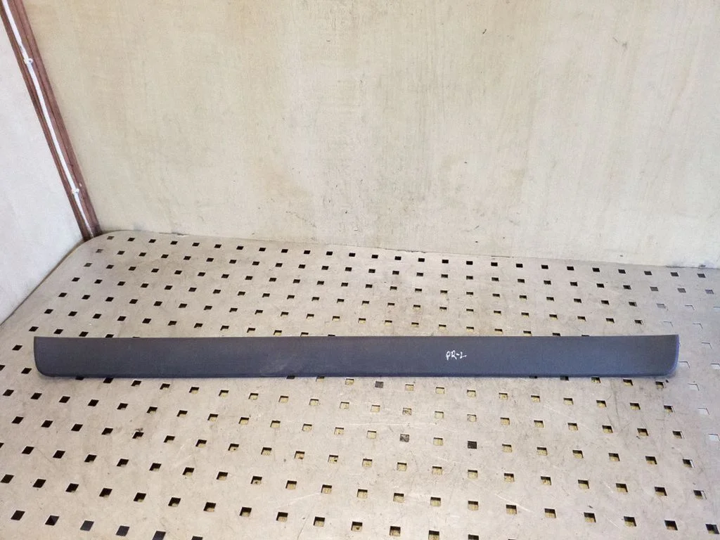 Front sill trim cover 6791160010