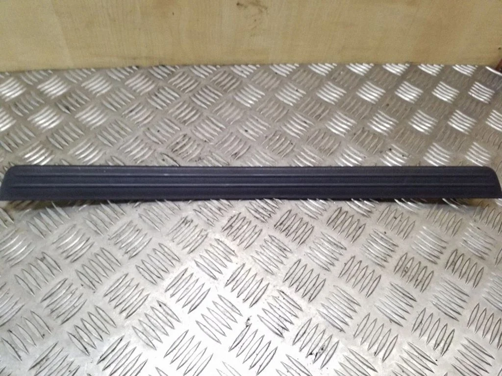 Front sill trim cover 6791142010