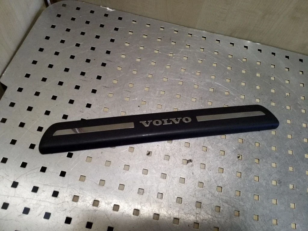 Front sill trim cover 30744287