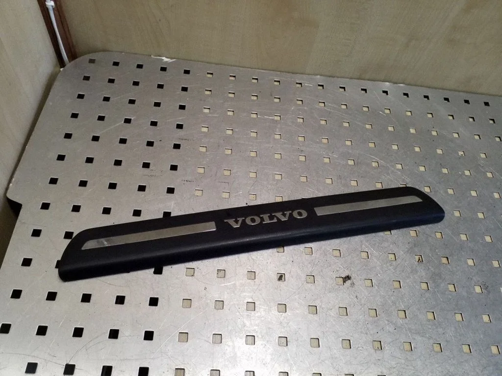 Front sill trim cover 30744287