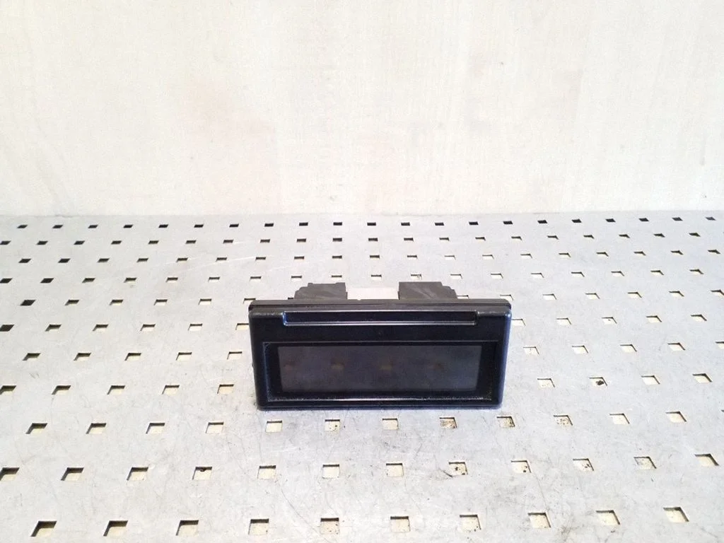 Screen/display/small screen – Volvo V50 (2008-2012)