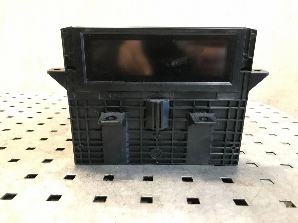 Screen/display/small screen – Volvo XC60 (2009-2013)
