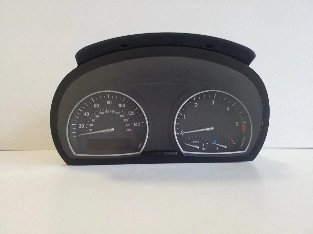 Speedometer (instrument cluster) 1024681