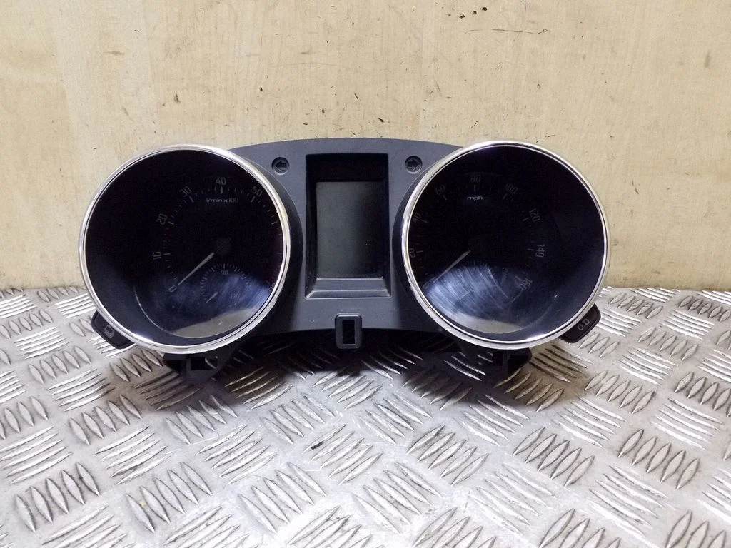 Speedometer (instrument cluster) 5L0920940J