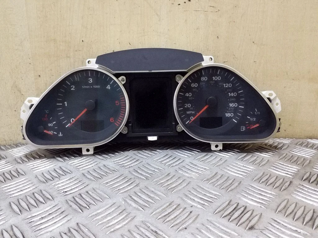Licznik (zegary) 4L0920981P
