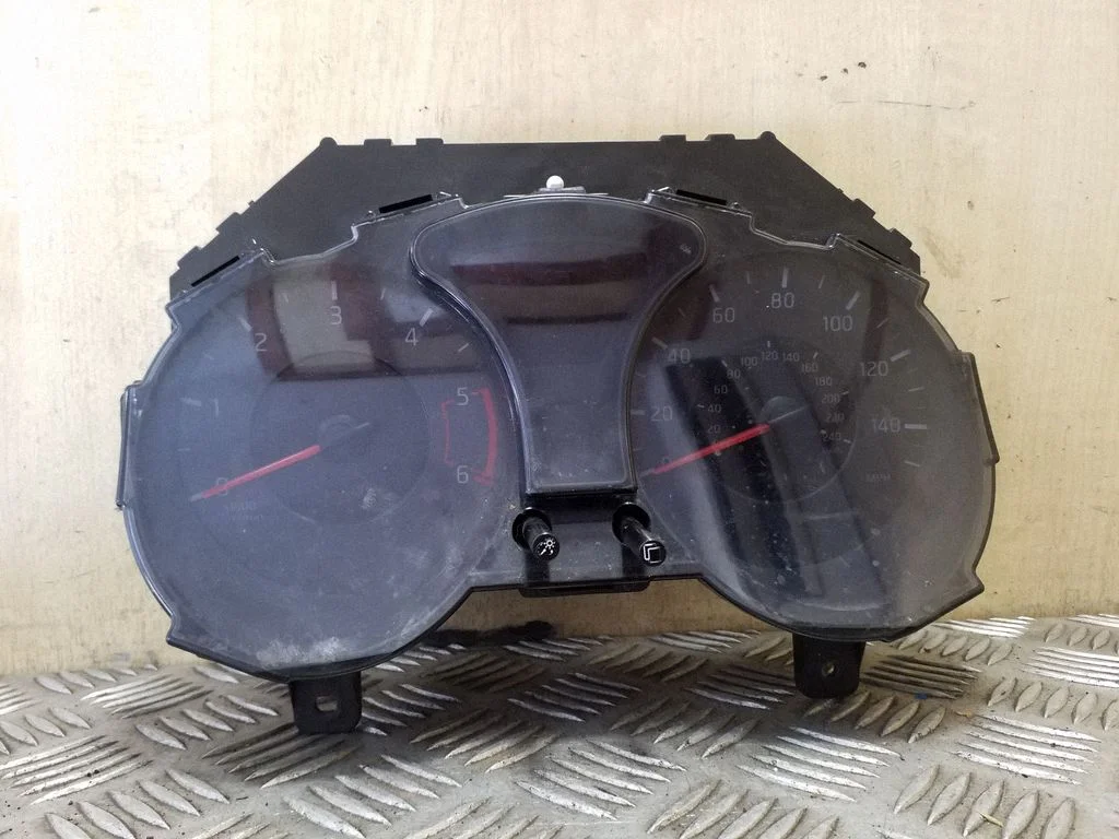 Speedometer (instrument cluster) BX84B
