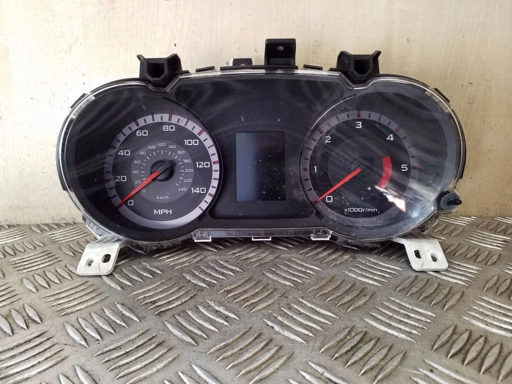 Speedometer (instrument cluster) – Mitsubishi Outlander (2001-2007)