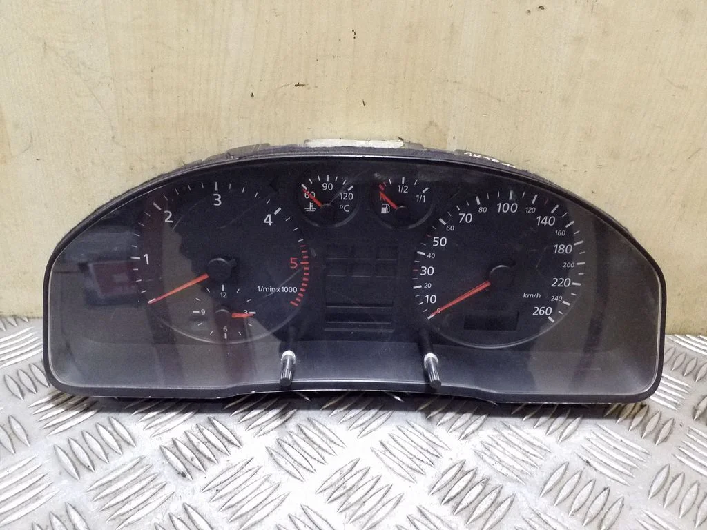 Speedometer (instrument cluster) 8D0919861F