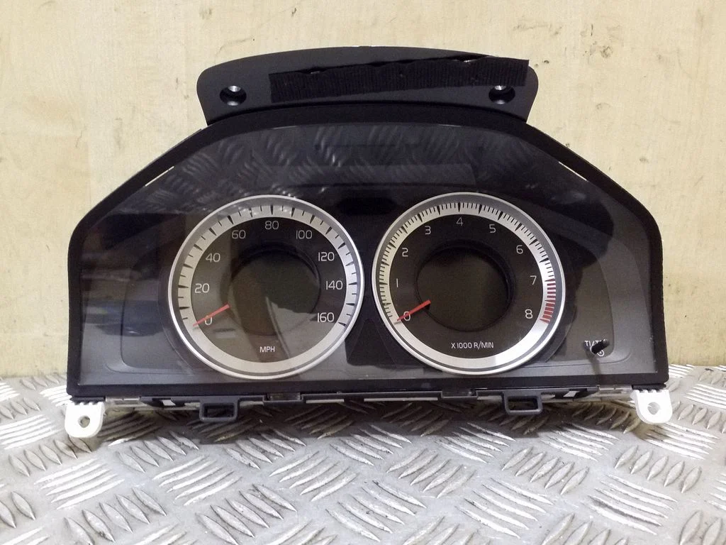 Spidomeeter (näidikuplokk) – Volvo S60 (2011-2013)