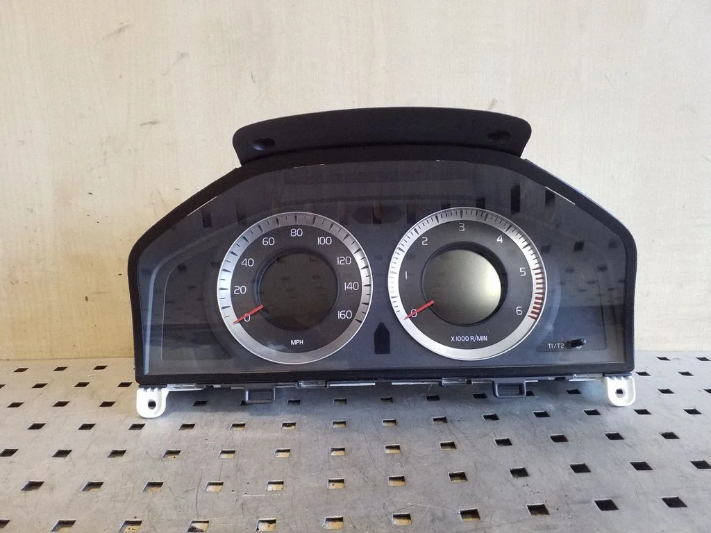 Speedometer (instrument cluster) 31270370AA