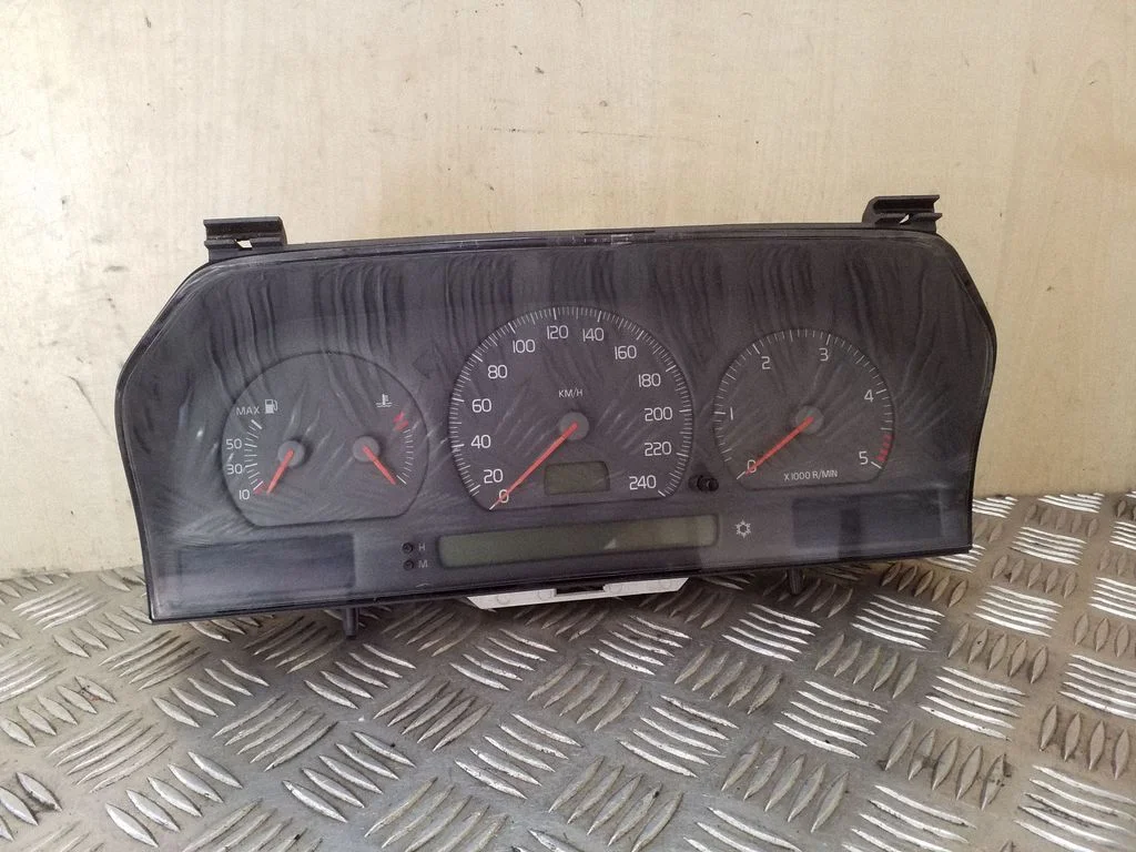 Spidometrs (instrumentu panelis) – Volvo S70 V70 V70 XC (1997-2000)
