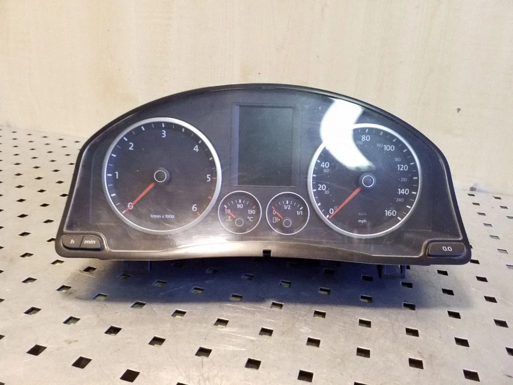 Speedometer (instrument cluster) 5N0920970D