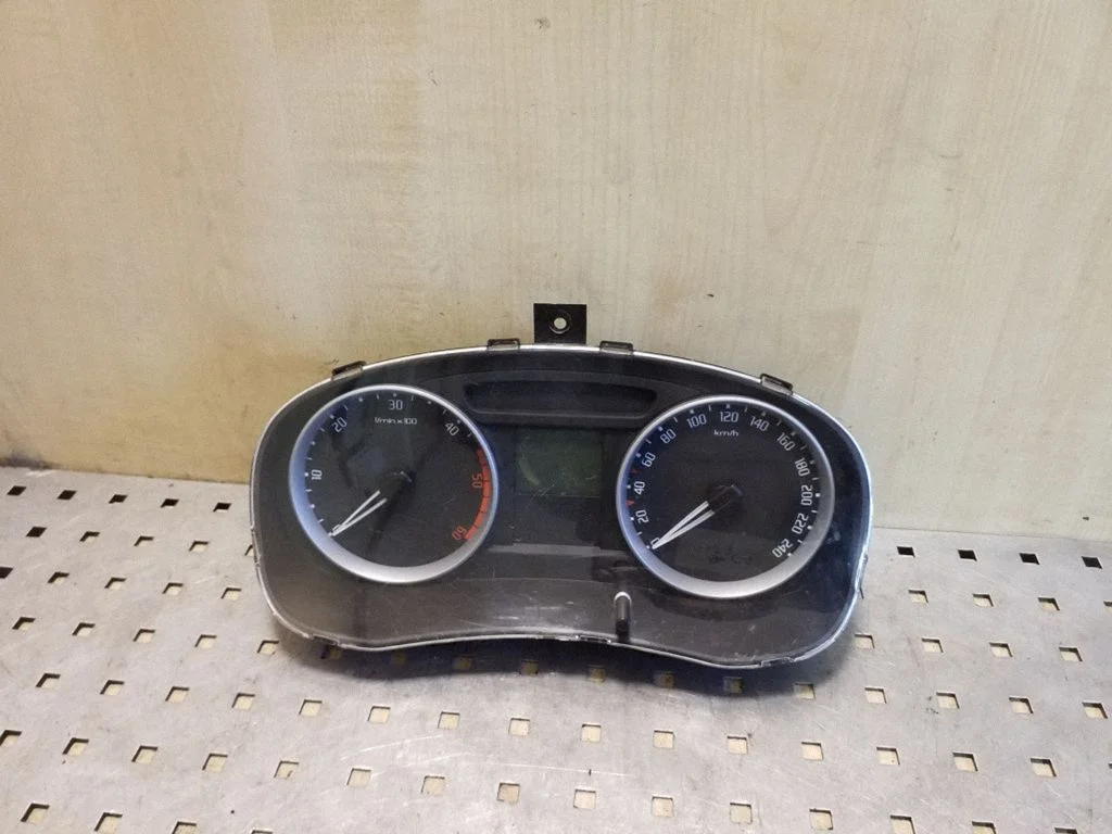 Speedometer (instrument cluster) A2C53319713