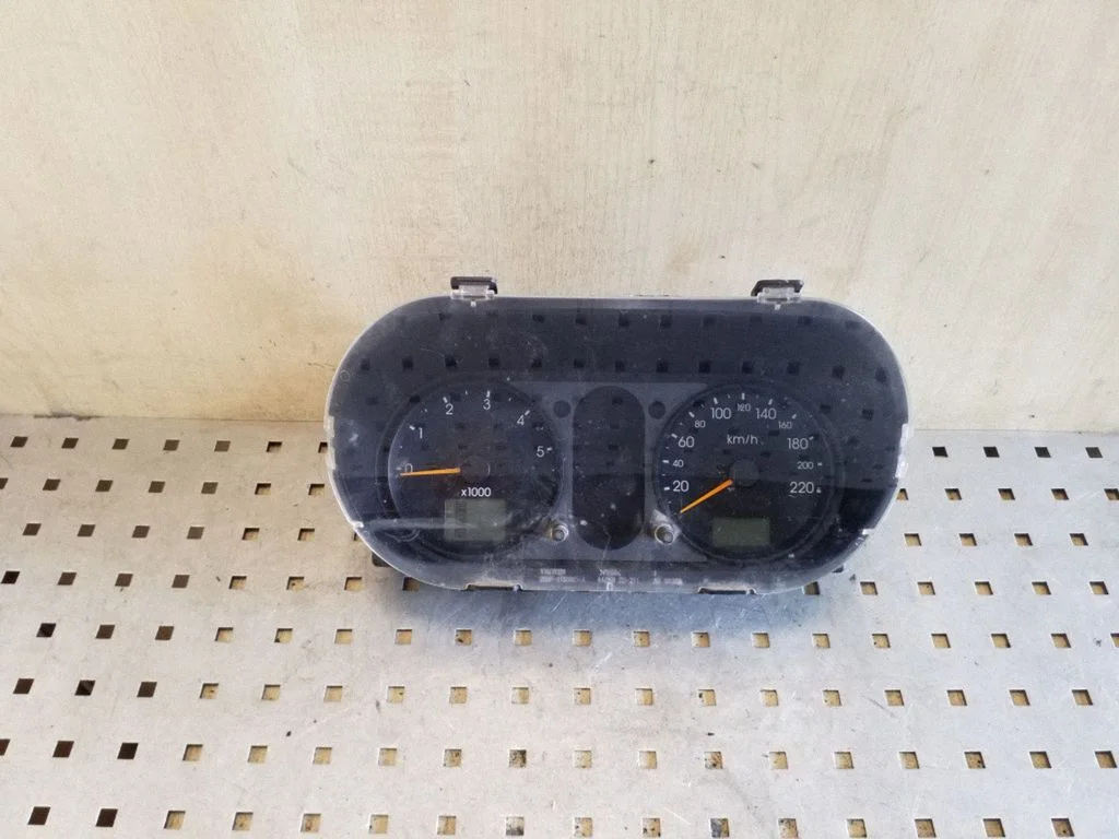 Speedometer (instrument cluster) 2S6F10849