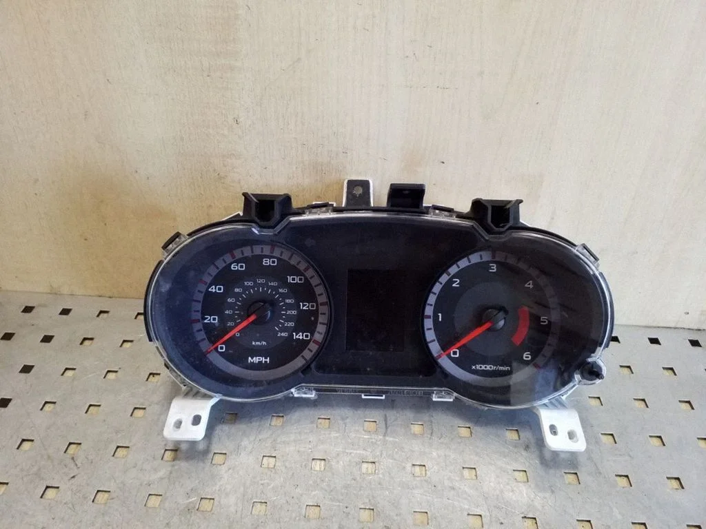 Speedometer (instrument cluster) – Mitsubishi Outlander (2001-2007)