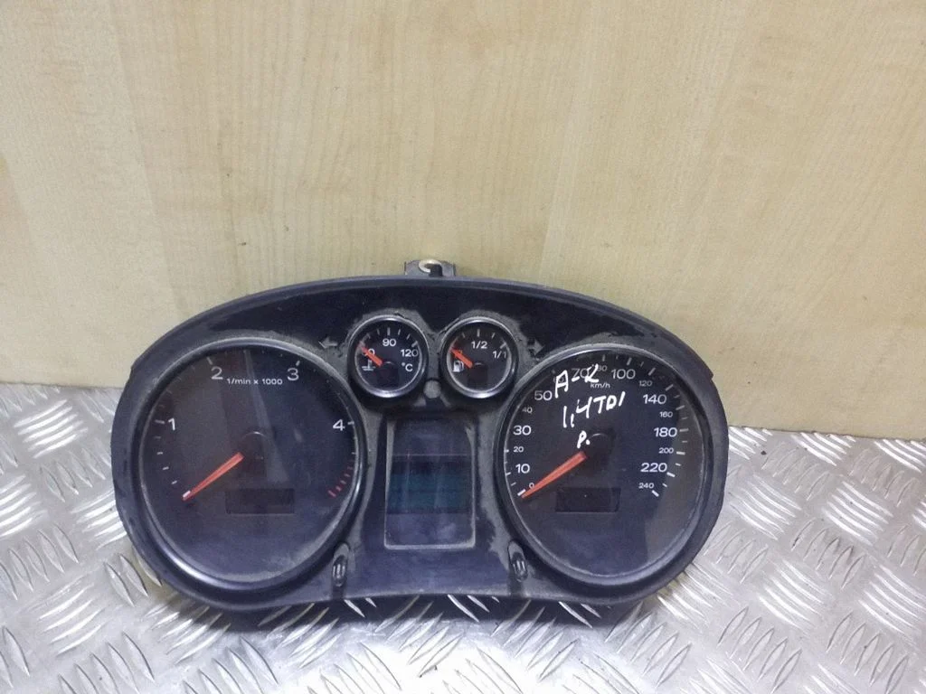 Speedometer (instrument cluster)