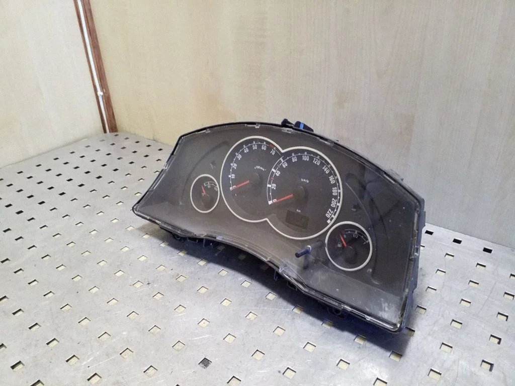Speedometer (instrument cluster) 13214771LP