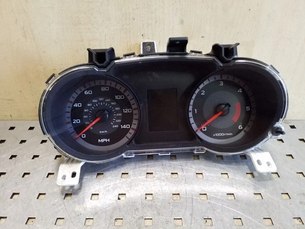 Speedometer (instrument cluster) – Mitsubishi Outlander (2001-2007)