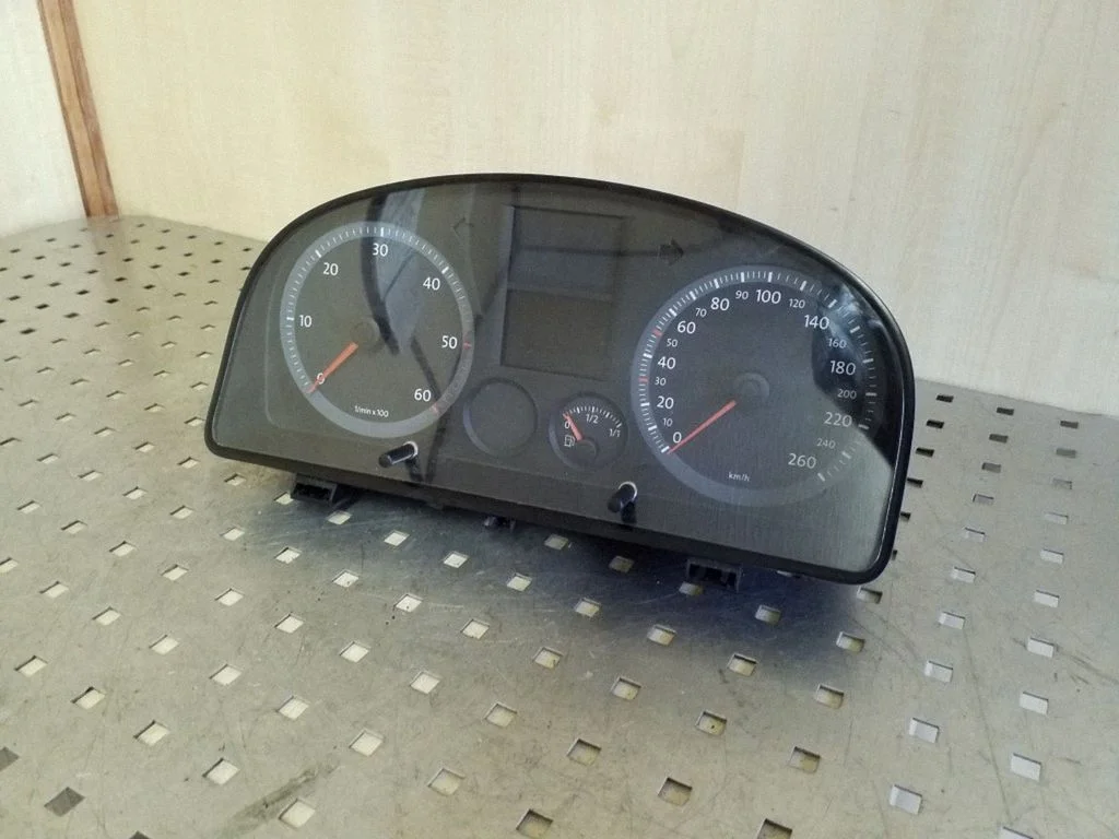 Speedometer (instrument cluster) 2K0920844C