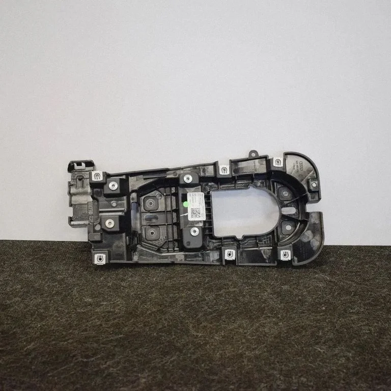 Muu salongiosa – Audi Q5 SQ5 FY (2017-2025)