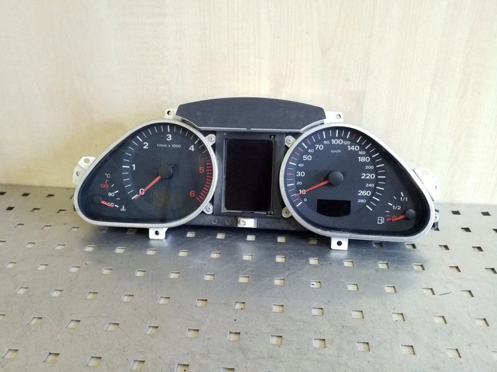 Licznik (zegary) 4F0920900S