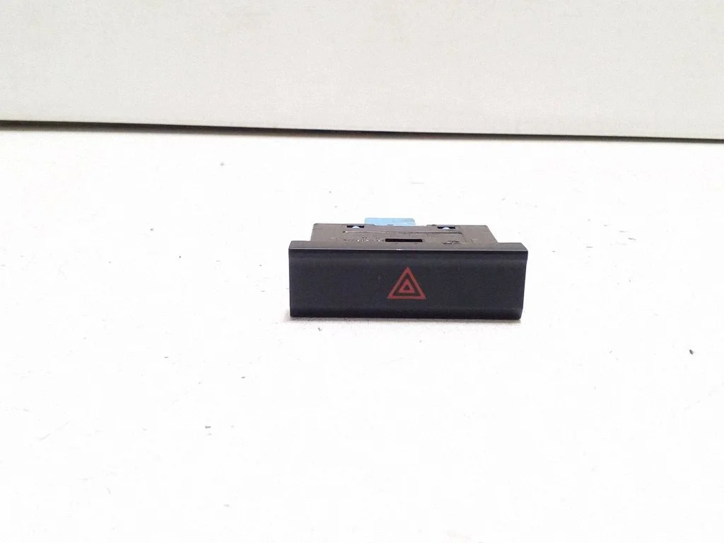 Hazard light switch – Volkswagen T-Roc (2017-2025)