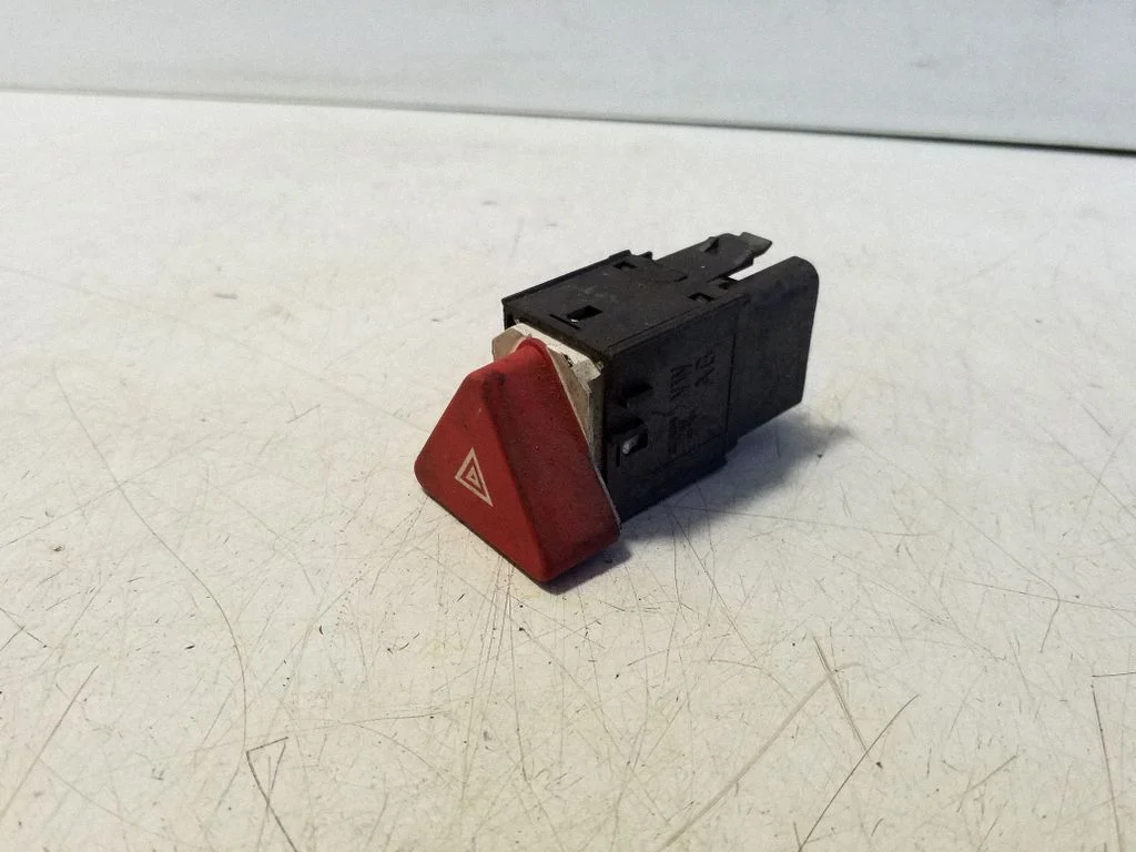 Hazard light switch 5M0953509A