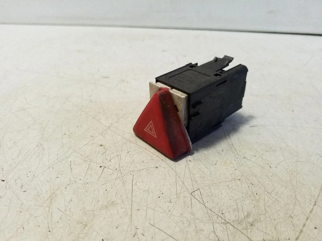 Hazard light switch 1K0953509A